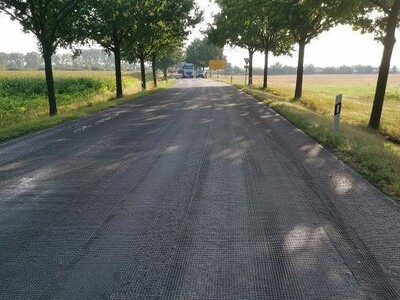 Ciąg dalszy montażu siatki wzmacniającej Glasphalt® G