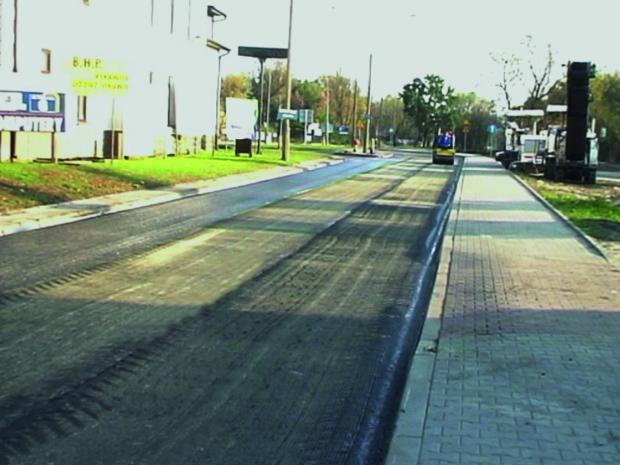 ul. Widoczna - Montaż siatki wzmacniającej asfalt S&P